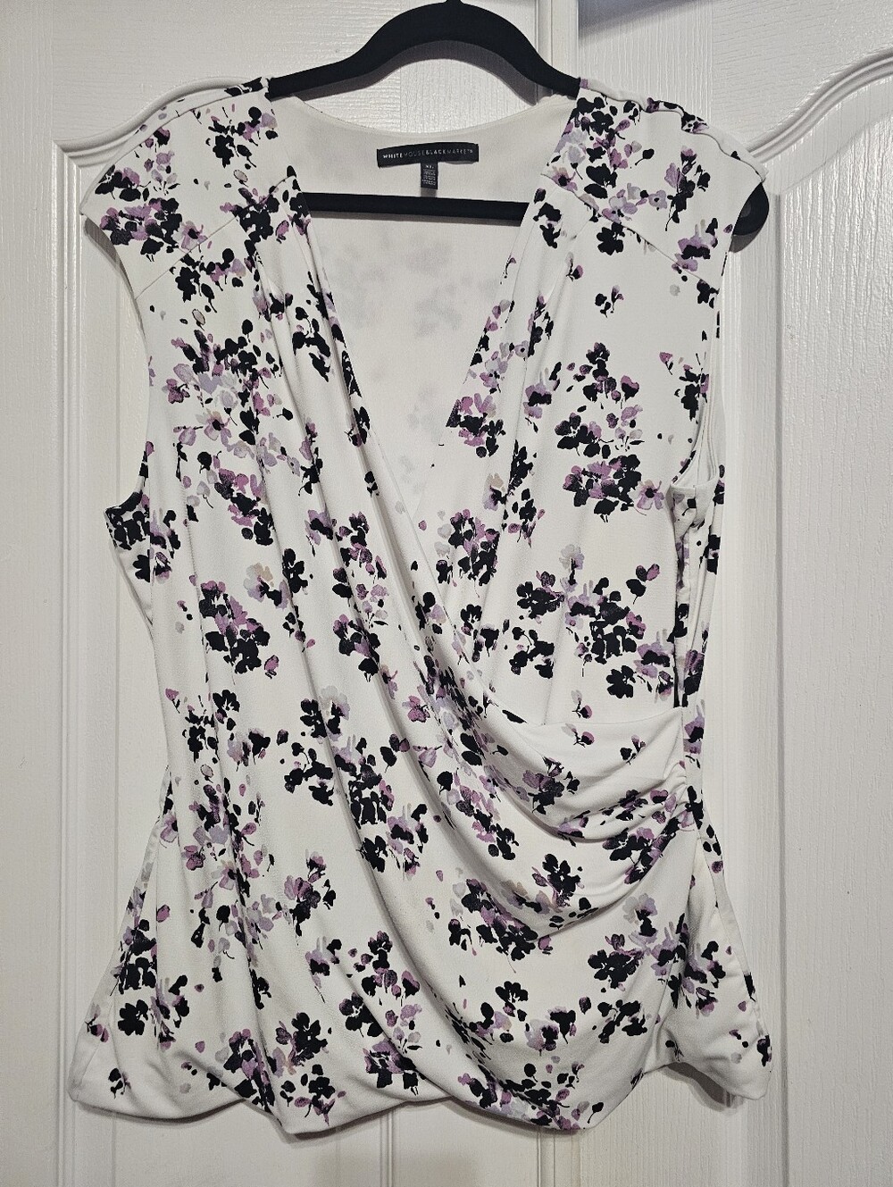 White House Black Market WHBM Women's Blouse Size XL Extra Large Floral Wrap